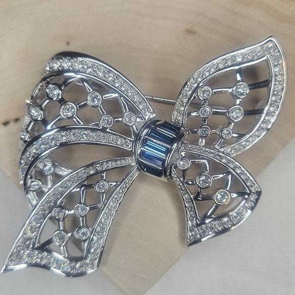 Swarovski Jewelry - Swarovski Signed Pave Crystal Bow Brooch NIB 2.75" Retail $150